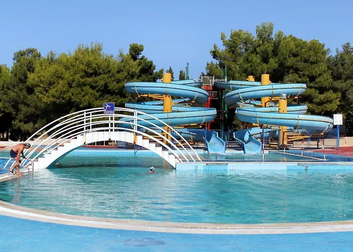 Πανσιόν Triple 13591g 3*